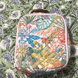 Vera Bradley lunchbox brand new. Adorable pink jungle pattern.